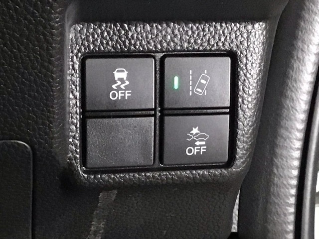 ホンダが推し進める総合先進安全装備のセンシング搭載！　衝突や斜線はみだしなどの危険が予測される時、センサーが警告。ヒューマンエラーを高度先進技術が補完してくれます。