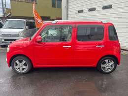 最寄り駅はJR新川駅になりまして、店舗まで徒歩だと、10分～15分程度の距離になります！