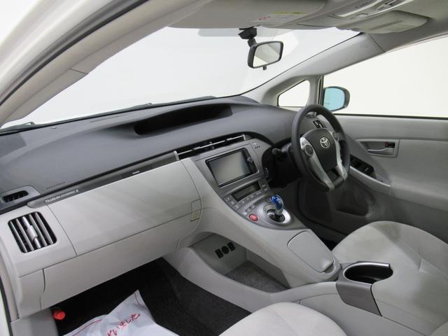 ダイハツのお店では、ダイハツ車を知り尽くしたプロフェッショナルが、専用の診断機器を使って各システムを点検しております。