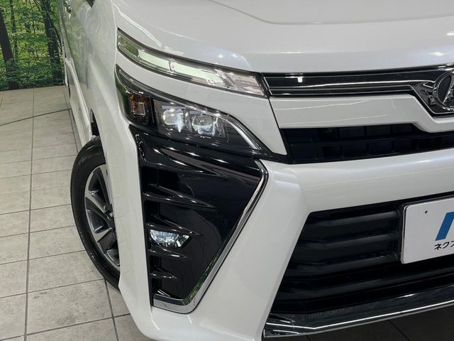 【LEDヘッドライト】悪天候や夜間走行時も良好な視界を確保し安心して運転できる高輝度LEDヘッドライトを装備！点灯速度が早く、消費電力も抑えられています。