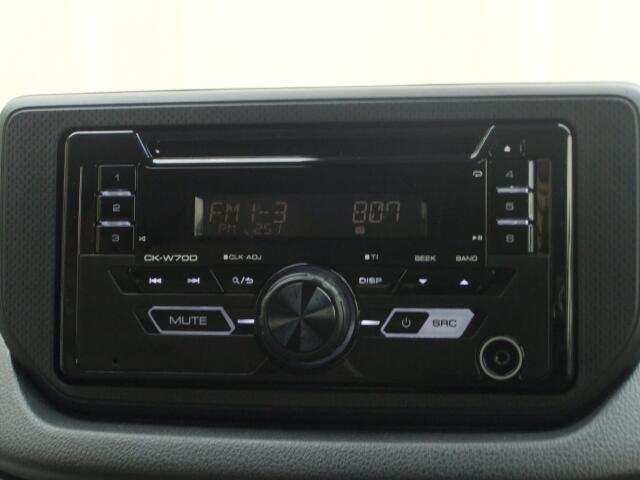 CDオーディオ・ラジオが付いてます。