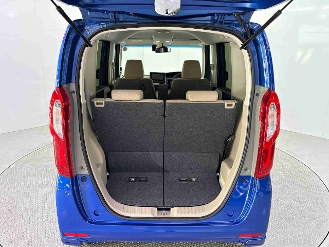令和2年式のN-BOX入庫！！ホンダセンシング搭載車！！純正メモリーナビ（VXM-195VFi）！！両側電動スライドドア！！左右シートヒータ！！純正ドライブレコーダー！！ETC！！USB充電接続端子！