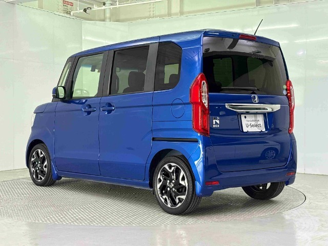 令和2年式のN-BOX入庫！！ホンダセンシング搭載車！！純正メモリーナビ（VXM-195VFi）！！両側電動スライドドア！！左右シートヒータ！！純正ドライブレコーダー！！ETC！！USB充電接続端子！