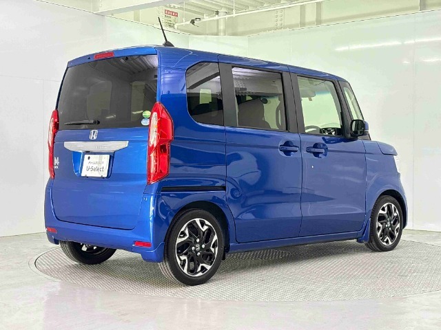 令和2年式のN-BOX入庫！！ホンダセンシング搭載車！！純正メモリーナビ（VXM-195VFi）！！両側電動スライドドア！！左右シートヒータ！！純正ドライブレコーダー！！ETC！！USB充電接続端子！