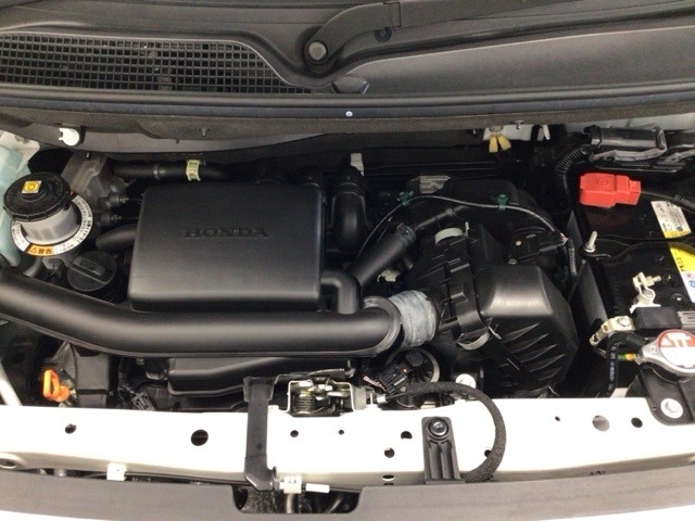 【ピカピカクリーニング】ボディ廻りはもちろん室内・シート・エンジンルーム・トランクルームなど隅々まで専門スタッフが徹底的にクリーニングし磨き上げました☆綺麗なお車で快適なドライブをお楽しみ下さい