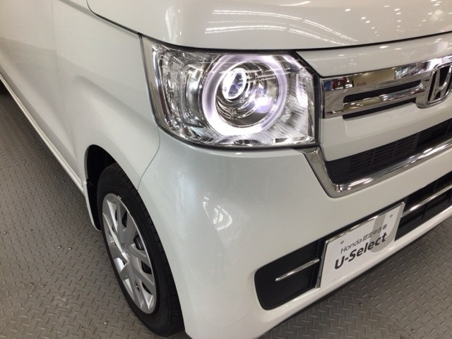 【LEDヘッドライト】大光量で夜道や雨の日の安心感を高めるLEDヘッドライト。周囲の明るさに応じて自動点灯・消灯/ライトの消し忘れも防げるオートライトコントロール付！