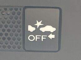 【アイサイトVer3】前方の車両等を検知し、衝突しそうな時は警報で注意を促し、ブレーキを踏む力をサポート。ブレーキを踏めなかった場合は衝突被害軽減ブレーキが作動、衝突回避をサポートします。