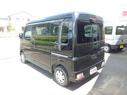 当社では、お客様にご説明できないような諸費用は一切いただいておりません。車両本体価格で比較せずに、総額で比較検討してください。諸費用は様々です。私たちはお客様の信用を得ることが一番だと考えています。