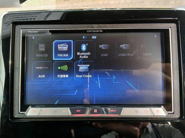 ナビ付きですので、納車日からでも遠方ドライブ♪出費を抑えれる嬉しい1台です。