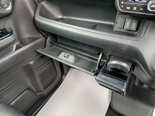 収納もたっぷりあります☆