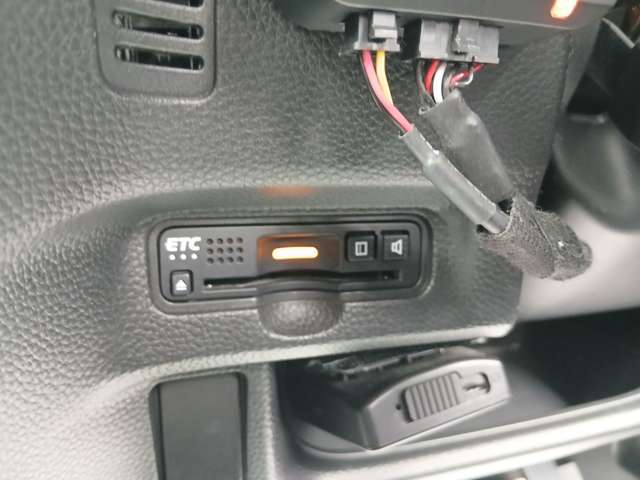 高速利用の必須アイテム、ETC搭載済みです。割引に時間短縮に、今や欠かせないアイテムですね！！