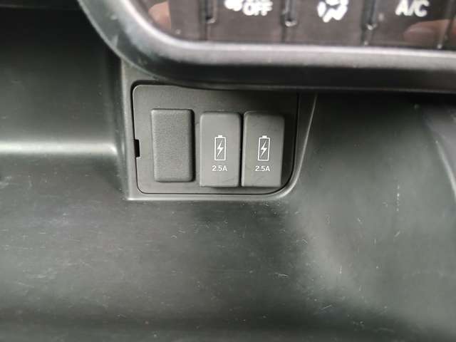 USBチャージャー付きです☆