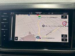 【純正メモリナビ】FM・AMラジオやブルートゥース接続など多彩な機能を併せ持っており、インパネ周りがすっきりしてますね！