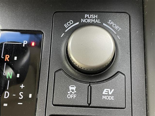 【運転席操作部】快適なドライブを楽しむための機能が装備されています！運転席から触れるので、使いやすいです！除菌プランいれていただくと、さらに清潔で安心していただけます！