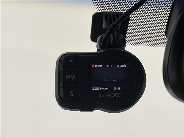 【ドライブレコーダー】映像・音声などの運転中の記録を残します。事故などを起こした起こされた時の証拠になりえますので、もしも時でも安心ですね。