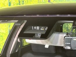 【スズキ　セーフティサポート】走行中に前方の車両等を認識し、衝突しそうな時は警報とブレーキで衝突回避と被害軽減をアシスト。より安全にドライブをお楽しみいただけます。