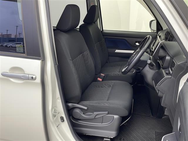 【運転席】座り心地が良いシートなので長時間の運転でも快適にお過ごしいただけます。新品のフロアマットのご注文も可能です。掲載箇所以外にご希望の写真がございましたらお気軽にお問い合わせ下さい。