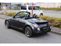 ダイハツエキスパートセンターで、一台一台手作りで作られております♪