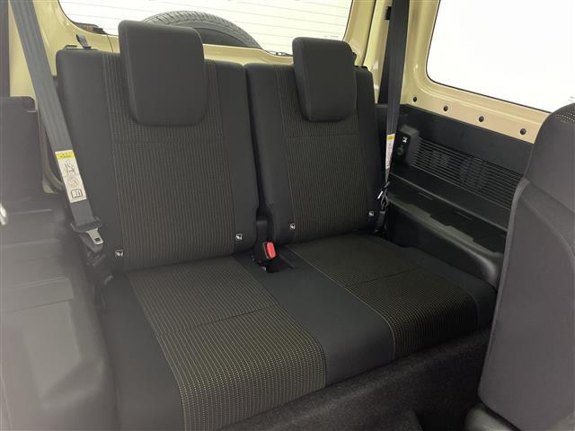 【後部座席】後席もゆったりドライブを楽しめます。ガリバーでご購入いただきましたら、内外装はプロこだわりのクリーニングで清潔なおクルマでご納車させていただきます！店舗での現車確認も承っています！