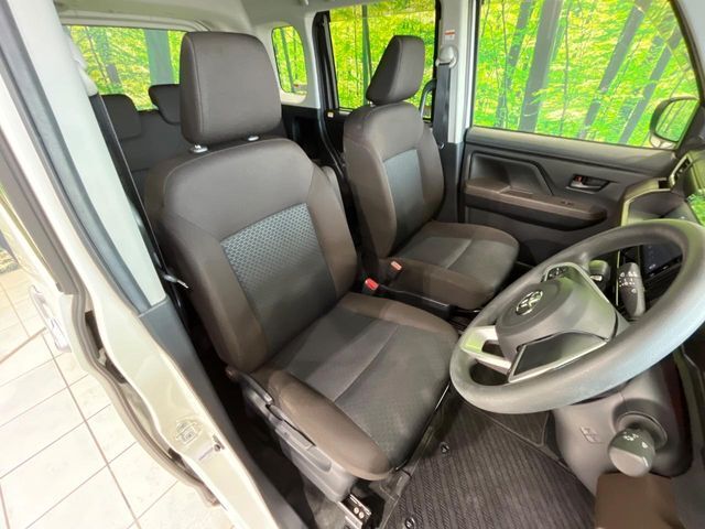 運転席シート廻りは使用感も少なく、良好な状態となっています。丁寧に使われていたことがよくわかりますね。