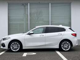 BMW Premium Selection 2年間走行距離無制限保証、安心もBMWクオリティ。BMWメカニックによる360度チェックの納車前点検。交換基準に達した部品があれば、BMW純正部品だけを使用し整備した後にお引渡しします。