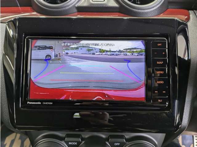 駐車が苦手な方にも安心なバックモニター付き