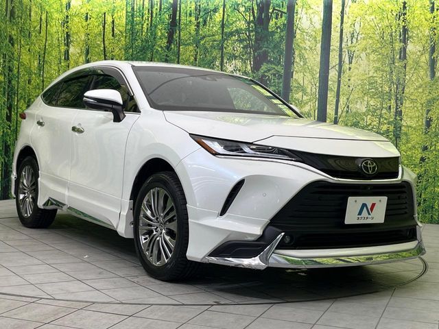 高透明度のガラス皮膜で撥水はもちろん、上質なツヤ・光沢を実現。紫外線や酸性雨から大切な愛車を保護し、色あせ・劣化を防止。「弾スプラッシュコート」、「弾プリミッサコート」からお選びいただけます。