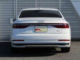 アウディのフラッグシップ車であるA8。