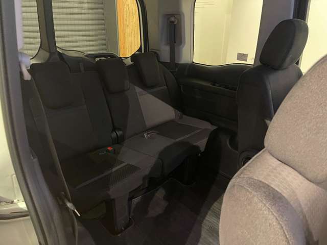 3列目は座面の厚みもあり、長時間の運転にもぴったりです。