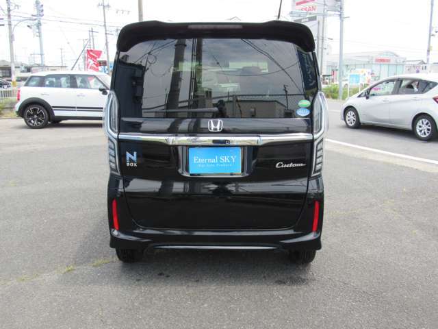 万が一納車後に事故に合われた場合でも安心してください！事故修理や見積もり、保険事故による話し合いなども当社で出来ます♪