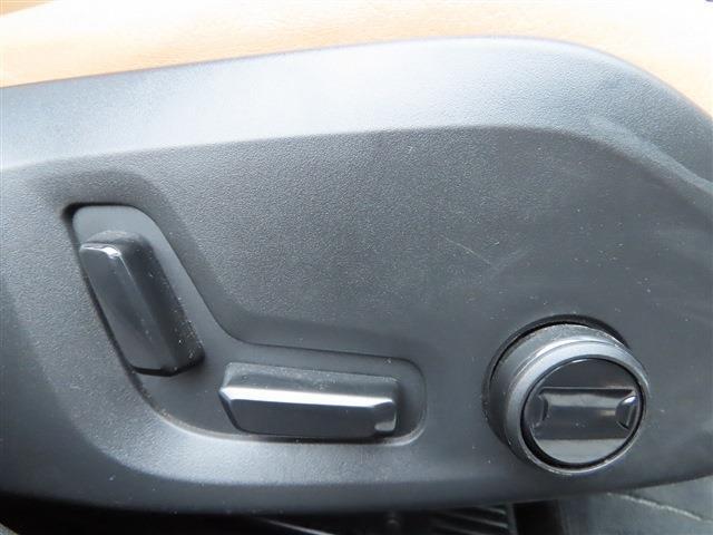 レザーpkg/茶革/ACC/BSM/LKA/ナビTV/Bカメラ/CarPlay/BTオーディオ/スマキー/アイドリングSTOP/ヒーター付Pシート/PWバックドア/LEDヘッド/オートHiビーム/禁煙車/記録簿/