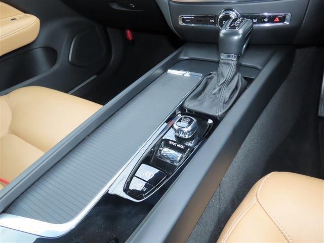 レザーpkg/茶革/ACC/BSM/LKA/ナビTV/Bカメラ/CarPlay/BTオーディオ/スマキー/アイドリングSTOP/ヒーター付Pシート/PWバックドア/LEDヘッド/オートHiビーム/禁煙車/記録簿/