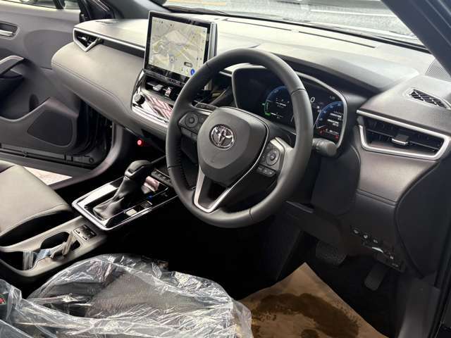 中古車の金利は約7から10％、ディーラーで約6％前後が一般的ですが、当社では新車低金利実質年率3.9％・最長120回払いまで頭金無しでご利用可能です！購入を前提とした事前審査もお気軽にご相談ください。