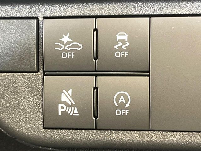 【スマートアシスト】走行中に前方の車両等を認識し、衝突しそうな時は警報とブレーキで衝突回避と被害軽減をアシスト。より安全にドライブをお楽しみいただけます。