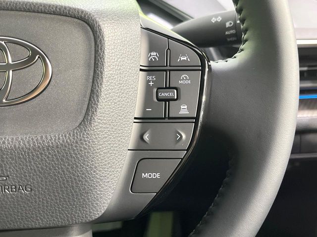 【レーダークルーズコントロール】高速道路での長距離走行が楽に！！自動で速度を保つクルーズコントロールが、衝突軽減システムと連携し、前方の車両を感知して車間を保つように速度調節してくれます！！
