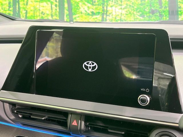 【8インチ　ディスプレイオーディオ】大画面のディスプレイはAppleCarPlayやAndroidAutoが利用可能。大きな画面でスマホナビアプリ等が利用いただけます♪