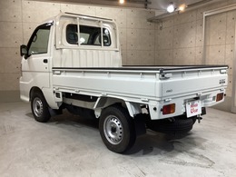 ディーラー整備士による納車前整備とアフターサービスは当店でお求めいただくのメリットのひとつです。