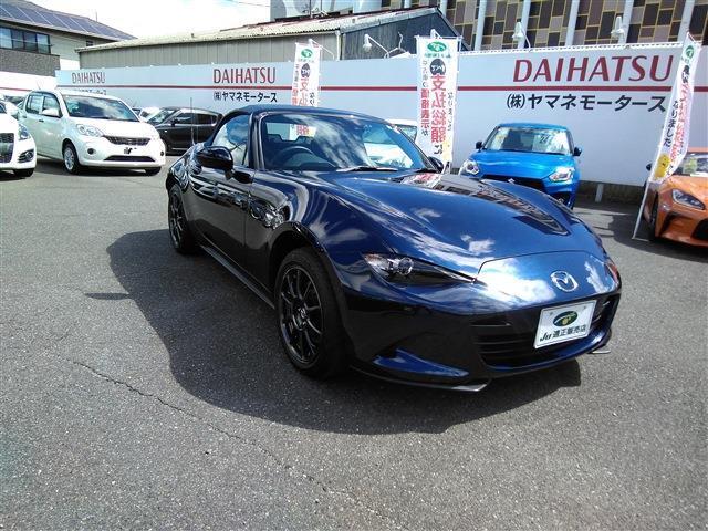 当店では、お客様が安心してお車に乗って頂くために、徹底した納車点検を行っております。また、タイヤ、バッテリー、エンジンオイル等の部品が要整備と認められた場合は新品交換しております。