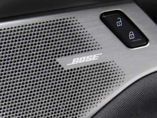 MAZDA3専用にチューニングされたBOSEサウンドを搭載しています。クリアな音質で、お好きな音楽をお楽しみください。