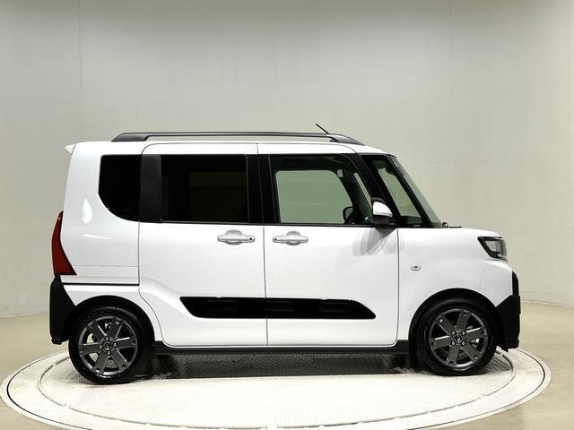 ドアは約90度に開くので荷物も積み込みやすく、乗り降りもしやすい♪　アウトドアで楽しく快適に過ごせる工夫がいっぱいです♪♪