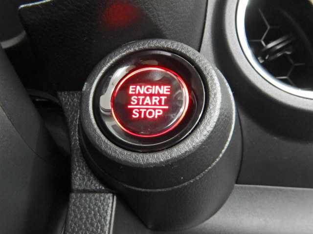 ☆当社の品質管理ではAIS検査資格を持つ8人のスタッフによる300項目以上のチェックを行い、プロの目でお客様の安心のために車輌状態をこと細かに調べあげます！