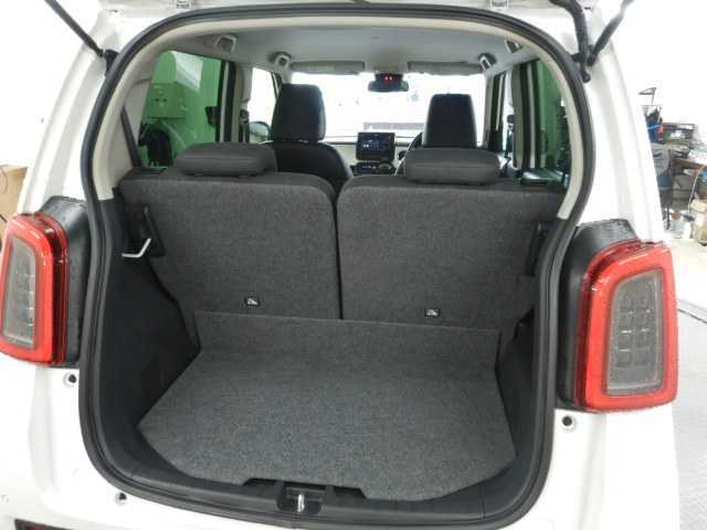 当店は新車、中古車販売を中心に、車検整備☆一般修理☆板金☆塗装☆洗車場も完備。車のテーマパークの様なお店です。