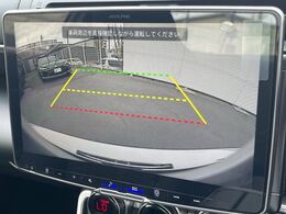 【バックカメラ】駐車時に後方がリアルタイム映像で確認できます。大型商業施設や立体駐車場での駐車時や、夜間のバック時に大活躍！運転スキルに関わらず、今や必須となった装備のひとつです！