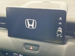 【メーカー純正ナビ】インテリアに溶け込むスタイリッシュな「専用設計」メーカーナビを装備♪視認性や操作性など基本性能にも優れ、より上質なカーライフをお楽しみいただけます。