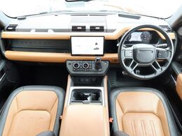 LAND　ROVERのオフロードSUV『DEFENDER110』を認定中古車でご紹介！ディプロイアブルサイドステップ、パノラミックルーフ、シートヒーター＆クーラー、エアサス、純正22インチAW