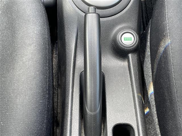 こちら付属品の写真です。写真に載っているものが全てです。ご不明な点があれば何なりとお問合わせください。担当のスタッフがお客様のご不安に対応させていただきます。中古車は一物一価なので、早い者勝ちです。