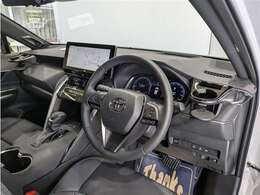 見通しのよいすっきりとした視界で、誰でも運転しやすいです。運転のしやすさは疲れにくさにも繋がりますよ♪
