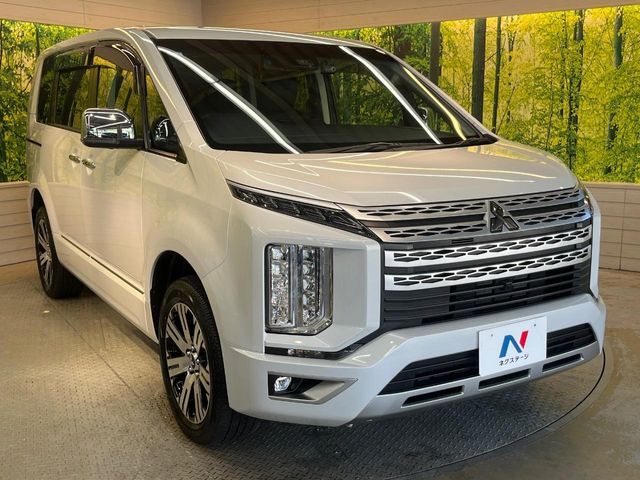 大好評のボディコーティング「弾スプラッシュコート」もご納車までに施工可能。通常のガラスコートと異なる、耐久年数6年の無機質ガラスコーティングが、ボディをキレイな状態に保ってくれます。