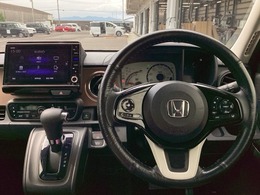 Honda認定中古車 U-Selectは3つの安心をお約束します。■Honda車のプロが整備した安心■第三者機関がチェックした安心■購入後もHondaが保証する安心