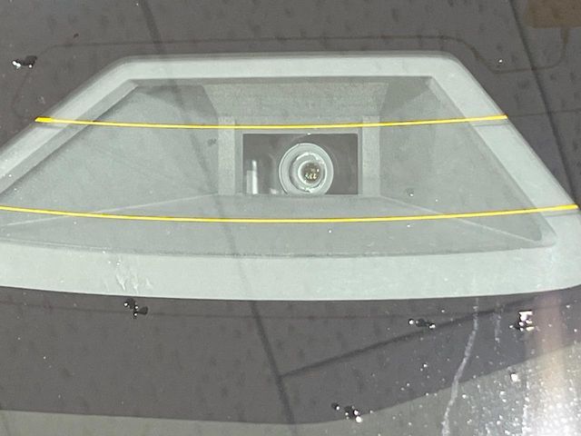 【スズキ　セーフティサポート】走行中に前方の車両等を認識し、衝突しそうな時は警報とブレーキで衝突回避と被害軽減をアシスト。より安全にドライブをお楽しみいただけます。